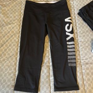 Victoria’s Secret Capri leggings